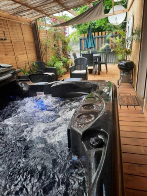 La Caz Anaïs avec jacuzzi